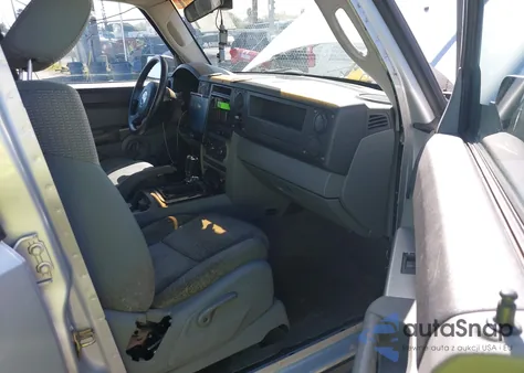 2007 Jeep Commander Sport z USA, uszkodzony, nr VIN 1J8HH48K97C587583